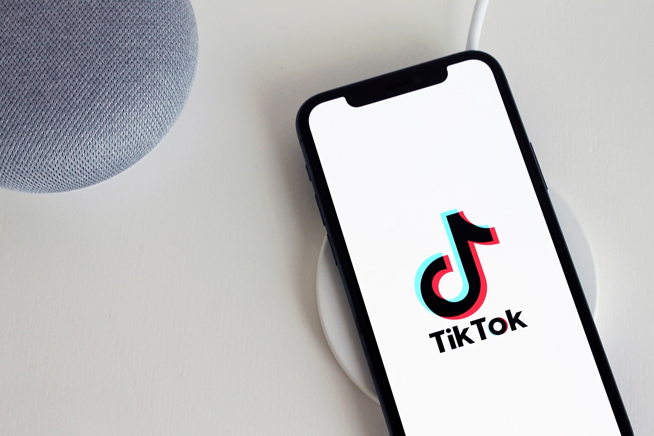 tiktok-5064078-1280.jpg